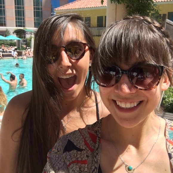 Hi! I’m Angie 🌺 - Picture 8 of 16